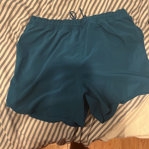 End running shorts. 5inch inseam - Picture 3 of 3